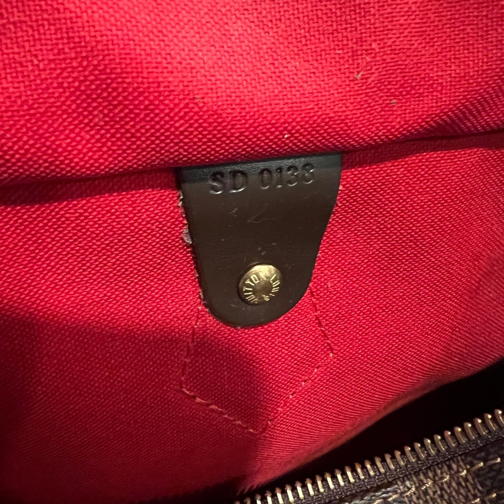Authentic Louis Vuitton - Picture 10 of 11